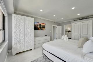 Luxury Penthouse 3BR 3BA Oceanfront PH7 - Miami Beach - 4