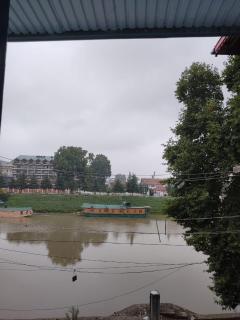 The Qulsum Homestay - Srinagar - 0