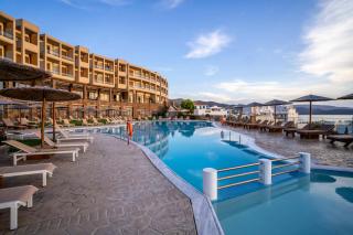 Evia Hotel & Suites - 8