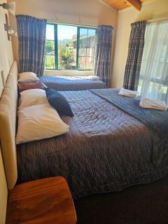 Kiwi Park Motels - 2