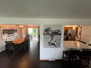 Curly's Quarters (4 Bedroom Home) w/ Lambeau view - 8