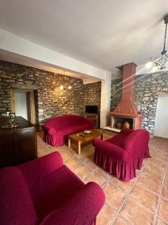 Antonia's Rustic Retreat - 8