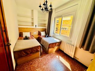 Newly renovated apartment, 6 mins to the beach - 5