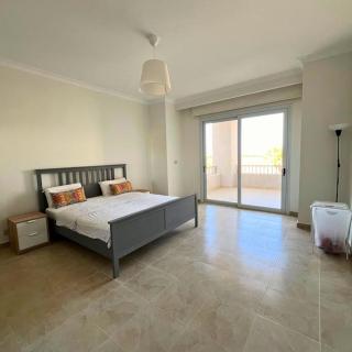 Somabay Breezy Elegance 3BR Apartment - Hurghada - 7
