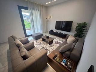 Cozy Home in District 5 Compound - New Cairo - 8