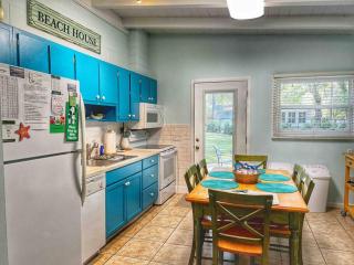SandyToes 7 min walk to beach Bikes and Pool Access - Jekyll Island - 6