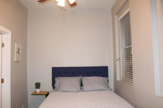 Comfy Downtown Condo - 8