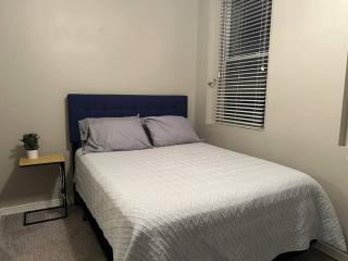 Comfy Downtown Condo - 7