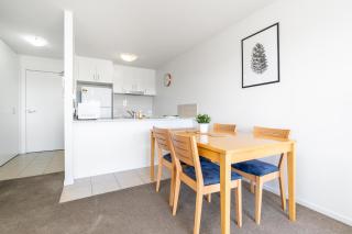 Relaxing 2BR Apt in North Point Complex - Weston Creek - 7