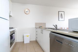 Relaxing 2BR Apt in North Point Complex - Hosted by Canstay - 9