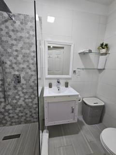 Gated Riverside Studio Apartment - 5