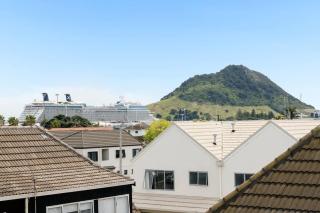 Miro Street Townhouse centrally located to Blake park - 6