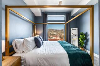 Penthouse Apt - PoolGymHotTubPkg - View! - 6