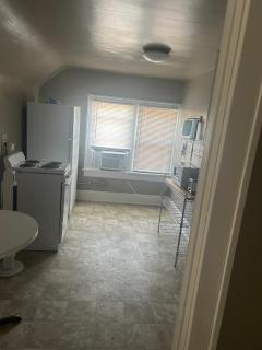 Midtown Manor - Omaha - 6