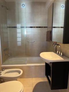 Sucre acogedor en Bajo Belgrano y muy cercano a Aeropuerto AEP - 1