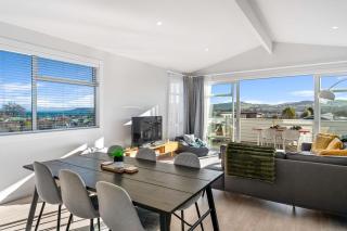 Timeout @ Taupo - Lake Views - 8