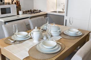 Modern 1BR with Pool, Gym & Children's Playground - Dubai - 3