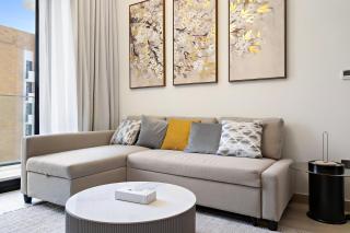Modern 1BR with Pool, Gym & Children's Playground - Dubai - 5