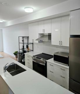 Private Room M A P L E with Attached Full Bathroom in Toronto, ON, Canada - 9