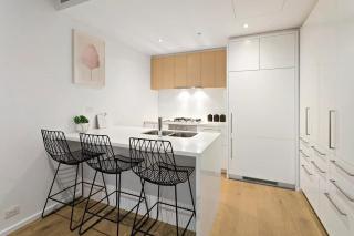 Prima Tower - Elegant Apartment with Stunning City Views - 5