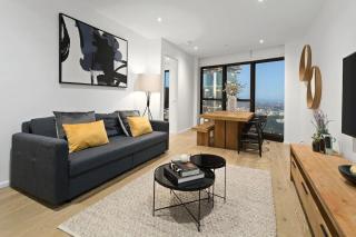 Prima Tower - Elegant Apartment with Stunning City Views - 8