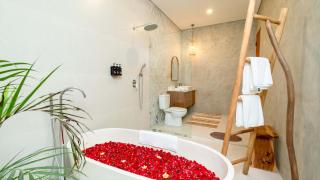 Villa Serenya by Villa Finder - Ubud - 4