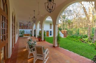 Kismet Villa- Comp Breakfast with Pvt Lawn & Pool by StayVista - Moira - 4