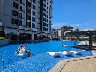 Family-Friendly Homey Unit with Parking - Penampang - 0