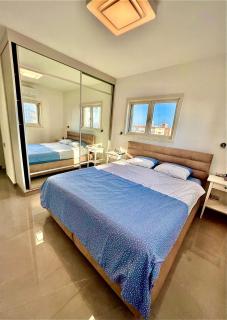 Beachfront apartment in Bat Yam - Bat Yam - 5