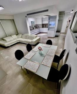 Beachfront apartment in Bat Yam - Bat Yam - 7
