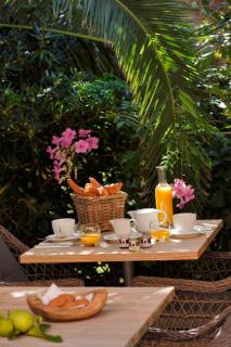 Logis Hotel Le Lonca - Porto Ota - 1