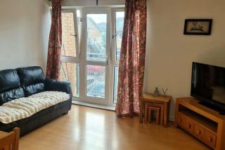 Discover Urban Oasis-Two Bedroom Flat - 4