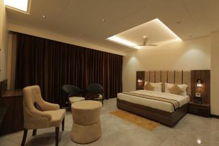 SNJ Taj Grand - Agra - 4