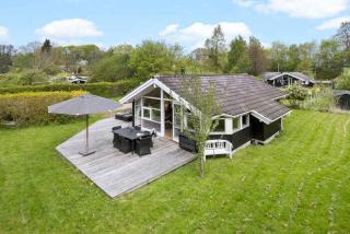 Cozy Cottage Just 200 M From The Beach - 8