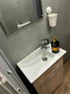 Youth Loft in Ano Poli - 1