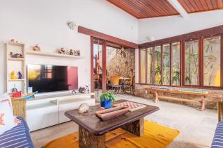 Casa 300m Rua das Pedras e praia do Canto - 0