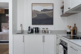 Field Street Cottages 'Studio' - Centrally Located Luxury - 2