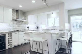 Luxurway Renovated Private Home 4bedroom 3bath - 0