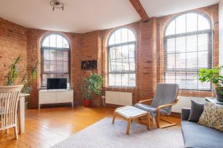 5 mins walk from centre, spacious city apt, open-plan - Nottingham - 1