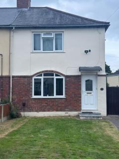 Three bed house in Wolverhampton - Bushbury - 2