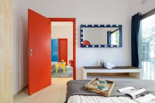 ART style apt steps from Hilton beach Tel Aviv - Tel Aviv - 3