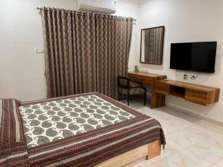 201 Ishan Apartment- Superior - Vadodara - 5