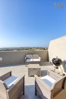 Stunning 1BR Apt with spacious private terrace by 360 Estates - Marsaskala - 6