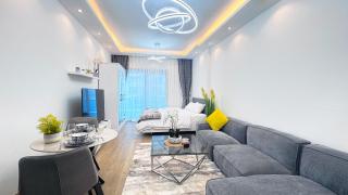 Dubai Marina - Modern Classic Studio Apartment - 9
