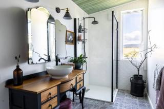 Luxury river cottage, gateway to the East Coast - - 2