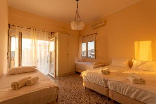 Central Mytilene City-View Apartment for 7 - Mitilene - 9