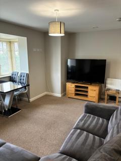 Two Bedrooms Two Bathrooms and Private Parking Rugby - Rugby - 0