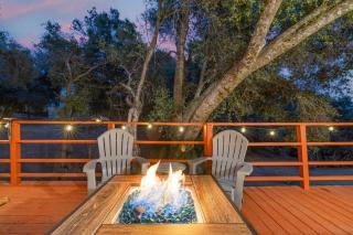 HIlltop Oasis with games, hot tub, Fire-pit, Deck, Views - 4