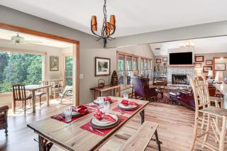 Mountain and Waterfall Views Stunning Dahlonega Gem - Dahlonega - 4