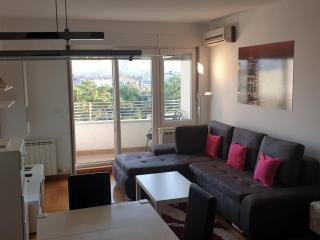 Perla, family apartment with parking - 0
